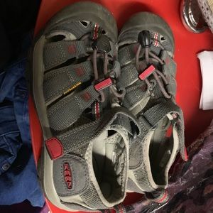 Boys KEEN waterproof sandals hiking size 1